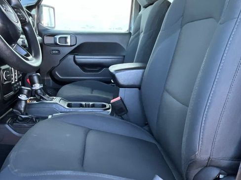 Used 2022 Jeep Wrangler Sport AWD/4WD image 6