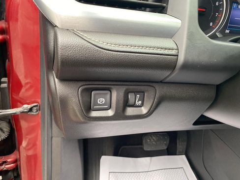 Used 2021 GMC Acadia SLE w/ Driver Convenience Package AWD/4WD image 32