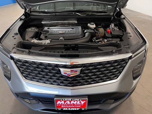 Used 2024 Cadillac XT4 Premium Luxury FWD image 9