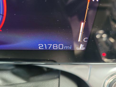 Used 2025 Chevrolet Trax LT FWD image 31