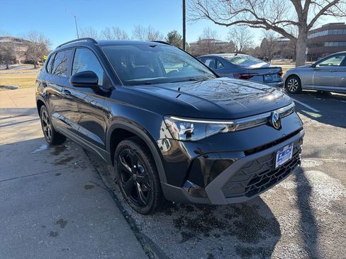 New 2025 Volkswagen Taos SE image 7