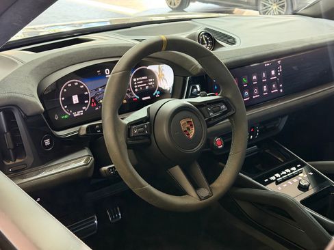 Certified 2024 Porsche Cayenne Turbo GT AWD/4WD image 12