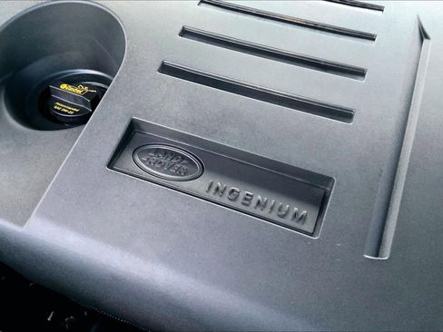 Used 2024 Land Rover Range Rover Sport SE image 32