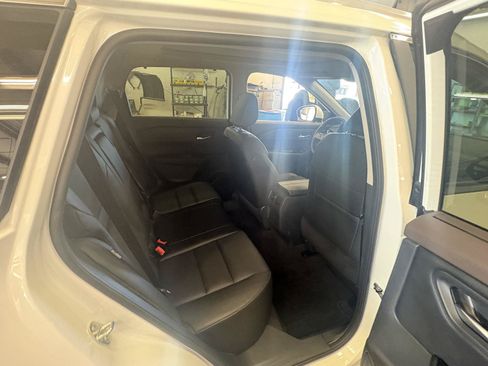Used 2023 Nissan Rogue SV w/ SV Premium B Package AWD/4WD image 18