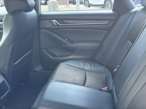 Used 2018 Honda Accord Sport image 29