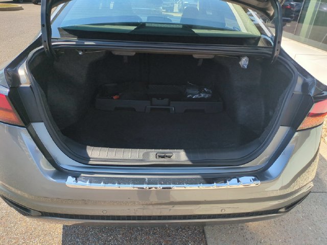 Used 2023 Nissan Altima 2.5 SV AWD/4WD image 7