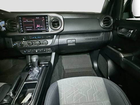 Used 2021 Toyota Tacoma TRD Sport w/ Technology Package AWD/4WD image 30