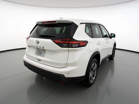Used 2025 Nissan Rogue SV image 9