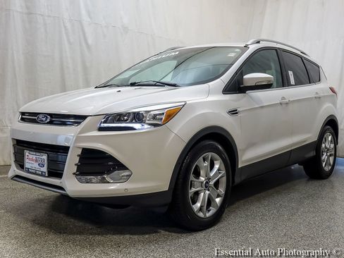 Used 2016 Ford Escape Titanium w/ Equipment Group 301A FWD image 2