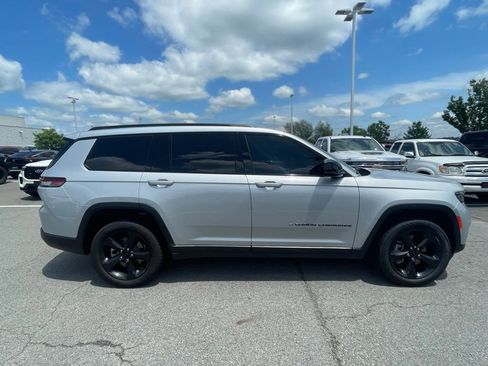 Used 2022 Jeep Grand Cherokee L Laredo AWD/4WD image 8