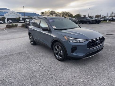 Used 2025 Ford Escape ST-Line w/ Equipment Group 301A image 3