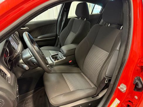 Used 2023 Dodge Charger SXT w/ Cold Weather Package RWD image 4