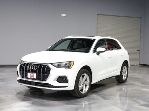 Used 2019 Audi Q3 2.0T Premium AWD/4WD image 3
