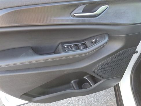 Used 2024 Jeep Grand Cherokee Altitude image 19