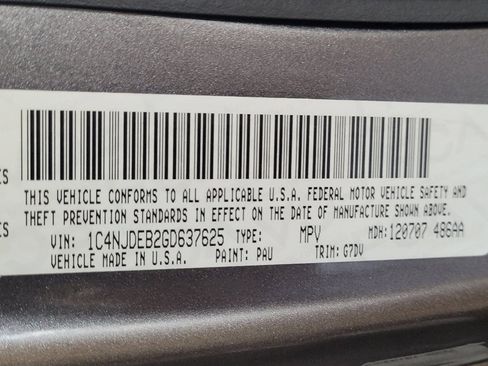 Used 2016 Jeep Compass Latitude image 33