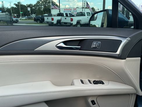 Used 2018 Lincoln MKZ Premiere image 16