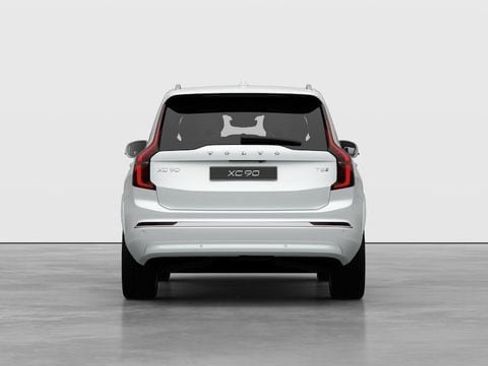 New 2026 Volvo XC90 T8 Ultra w/ Protection Package Premier AWD/4WD image 4