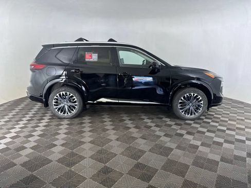 Certified 2025 Nissan Rogue Platinum w/ Platinum Premium Package AWD/4WD image 4