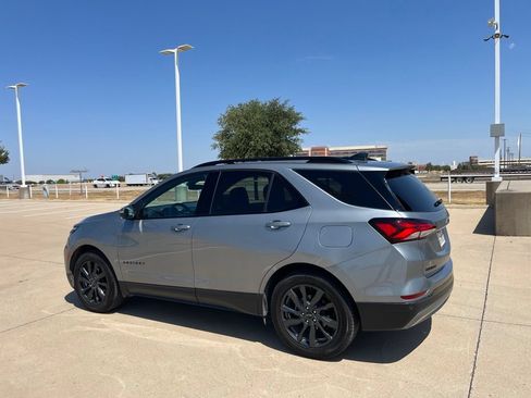 Used 2023 Chevrolet Equinox RS w/ RS Leather Package FWD image 4