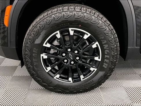 Used 2025 Chevrolet Traverse Z71 AWD/4WD image 10