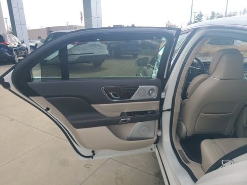 Used 2020 Lincoln Continental Reserve w/ Luxury Package image 14