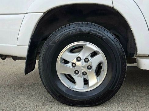 Used 2002 Toyota Sequoia Limited image 35