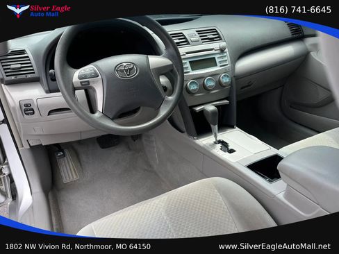 Used 2008 Toyota Camry LE FWD image 8