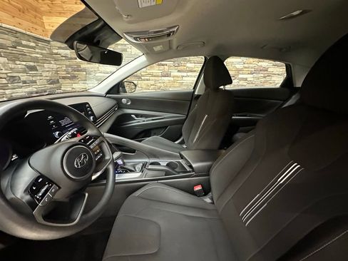 Certified 2023 Hyundai Elantra SEL image 11