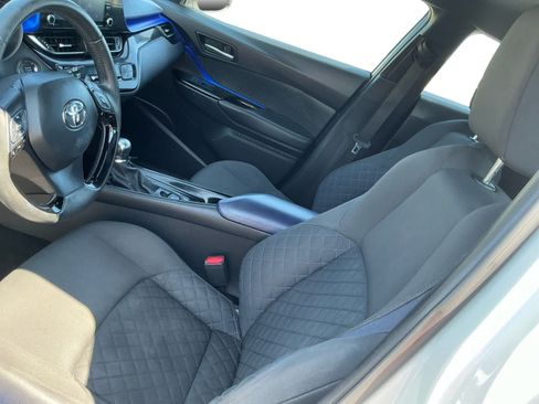 Used 2021 Toyota C-HR XLE FWD image 9