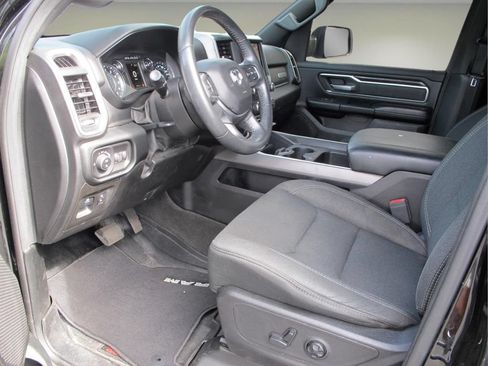 Used 2019 RAM 1500 Big Horn AWD/4WD image 9