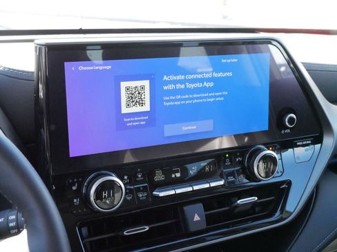 New 2024 Toyota Highlander Limited image 22