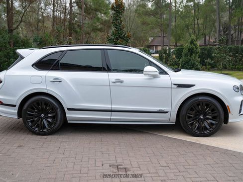 Used 2022 Bentley Bentayga Speed image 9