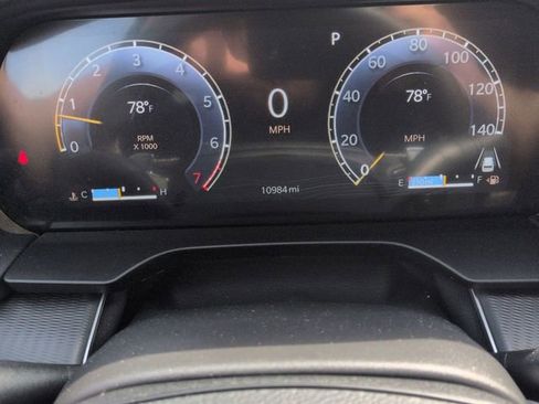 Used 2025 Jeep Grand Cherokee L Laredo image 13