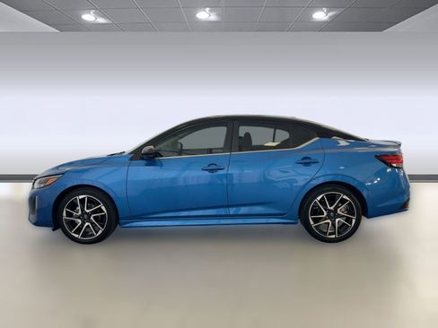 Used 2024 Nissan Sentra SR image 2