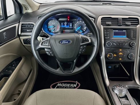 Used 2018 Ford Fusion SE FWD image 23