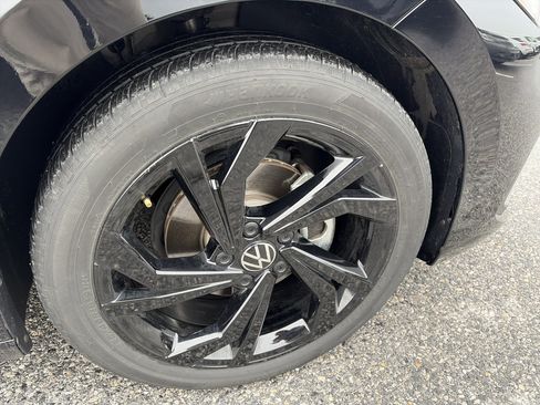 Certified 2025 Volkswagen Jetta SE image 22