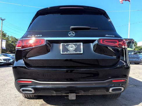 Used 2023 Mercedes-Benz GLS 450 4MATIC image 9