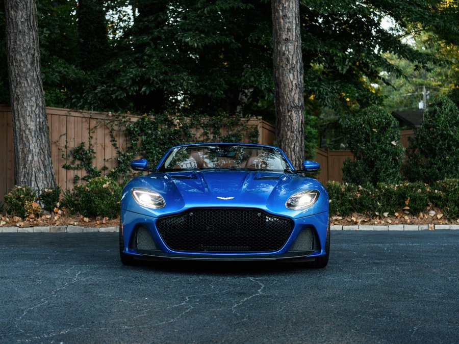Used 2020 Aston Martin DBS Superleggera Volante RWD image 4