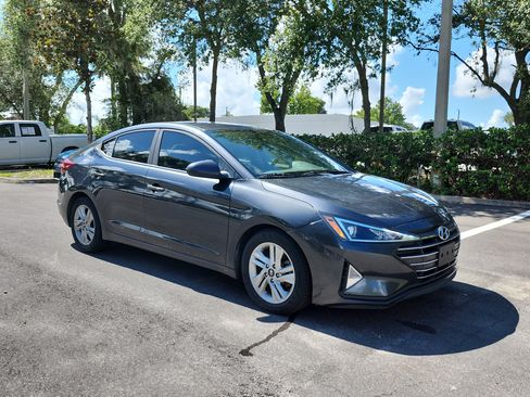 Used 2020 Hyundai Elantra SEL FWD image 8