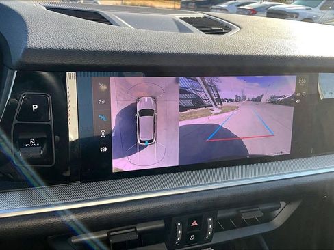 Used 2024 Porsche Cayenne image 29