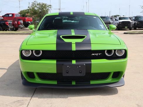 Used 2017 Dodge Challenger SRT Hellcat RWD image 2
