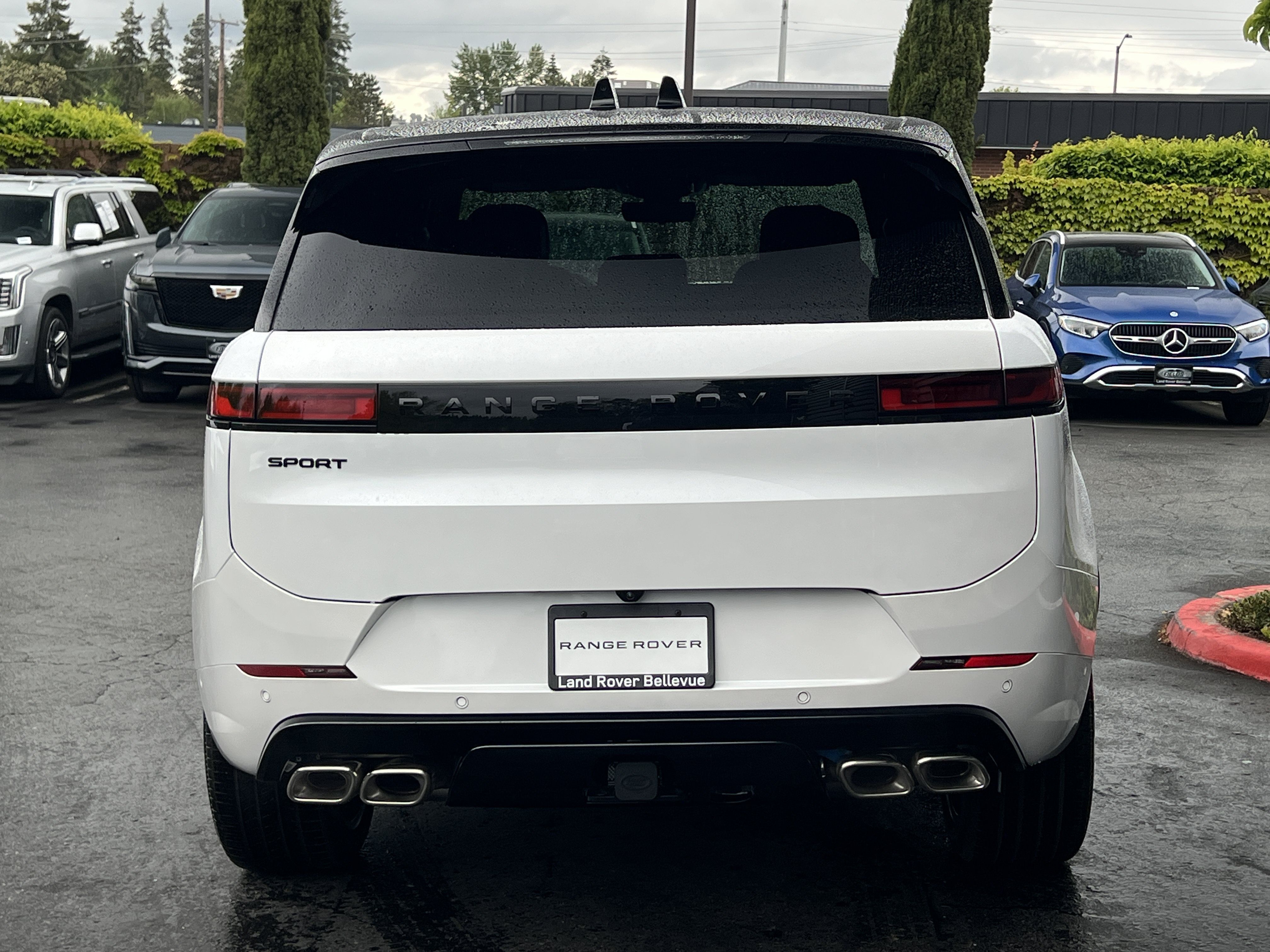 New 2025 Land Rover Range Rover Sport Dynamic SE AWD/4WD image 7