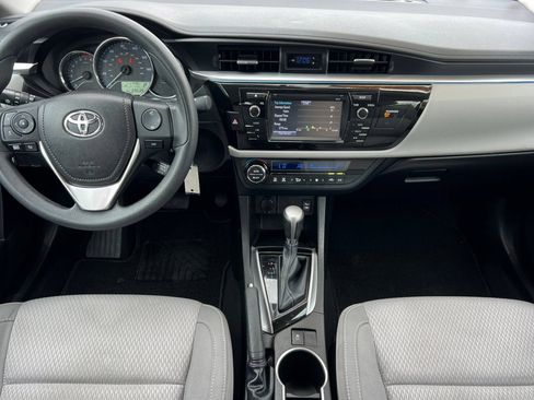 Used 2015 Toyota Corolla LE FWD image 13