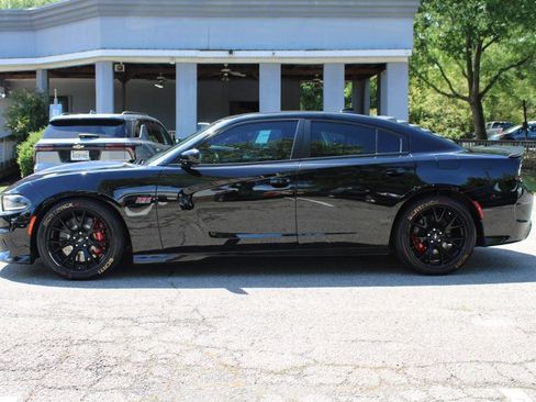 Used 2019 Dodge Charger Scat Pack w/ Dynamics Package RWD image 4
