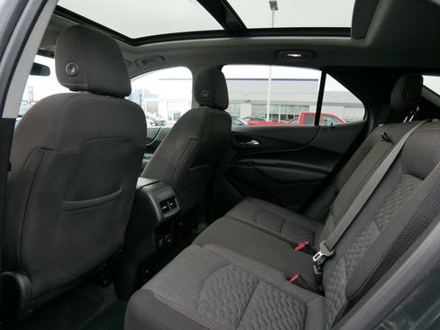 Used 2018 Chevrolet Equinox LT image 33