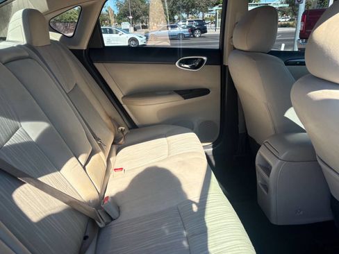Used 2016 Nissan Sentra SV w/ Electronics Package FWD image 5