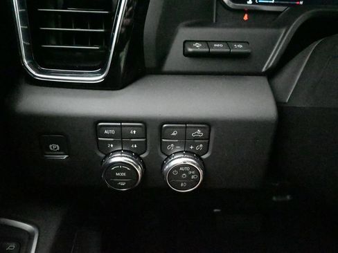 New 2026 GMC Sierra 3500 Denali w/ Denali Reserve Package image 19