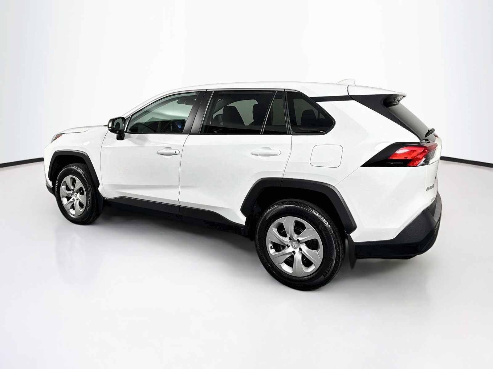 Certified 2023 Toyota RAV4 LE AWD/4WD image 5