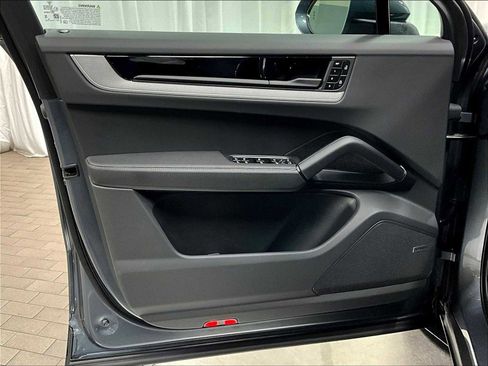 New 2026 Porsche Cayenne Coupe AWD/4WD image 22