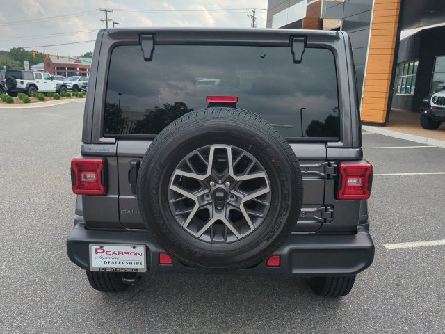 New 2026 Jeep Wrangler Unlimited Sahara w/ Technology Group AWD/4WD image 5